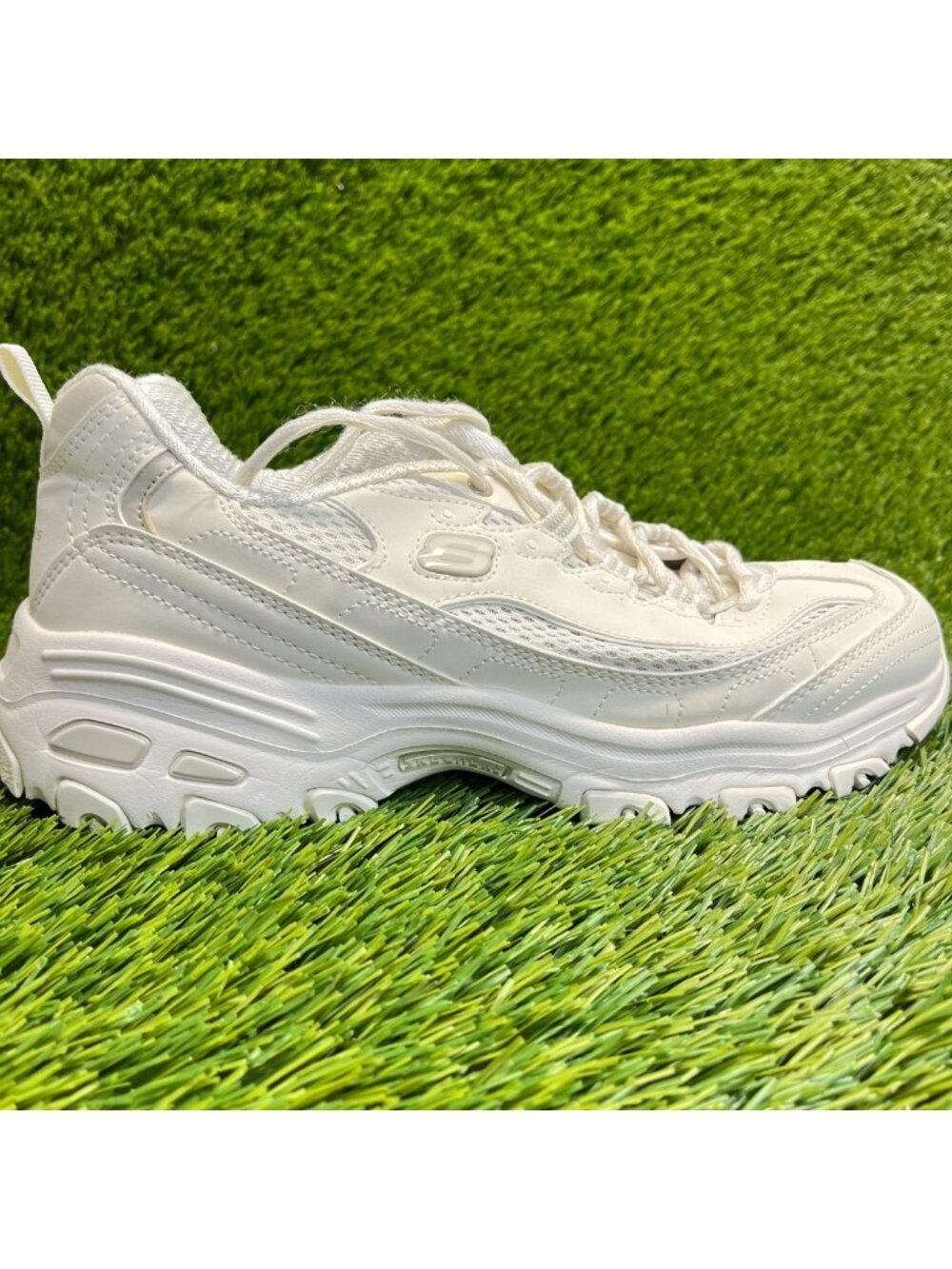 Skechers D'Lites 1.0 Womens Size 8 Beige Athletic Running Walking Shoes Sneakers